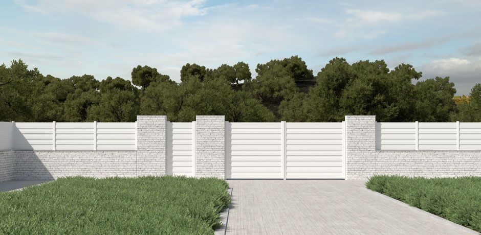 Valla Dlimity Scala PVC blanco. Valla de ocultación. Postes de aluminio blanco y lamas de PVC blanco alternadas. Valla para jardin, casa, finca, separacion de ambientes. 20 años de garantia. Fabricacion a medida, entrega en kit. Puerta peatonal y puerta para vehículos a juego.