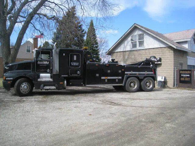 Heavy Duty Tow Truck — Des Plaines, IL — Schimka Auto Wreckers Inc