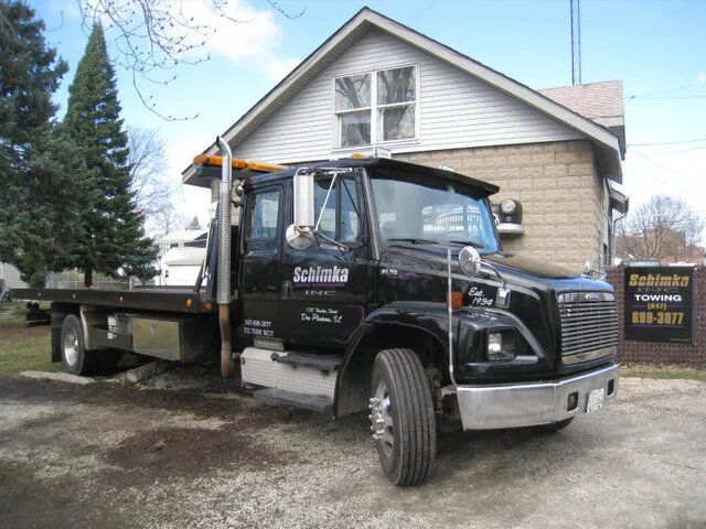 Towing Service Truck — Des Plaines, IL — Schimka Auto Wreckers Inc