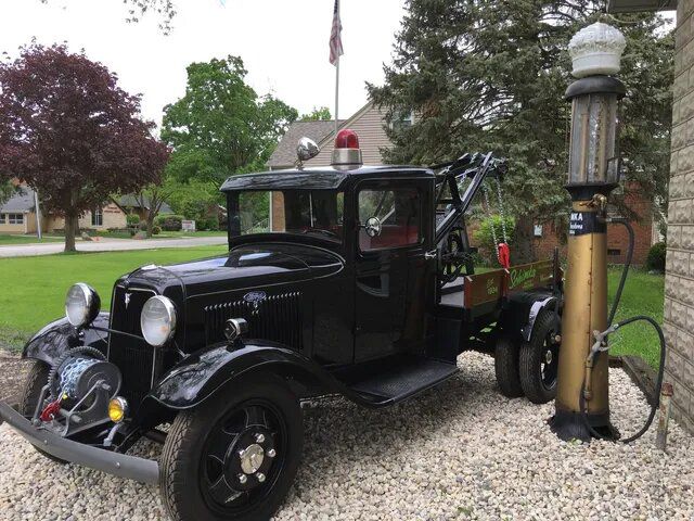 Antique Chevrolet Tow Truck — Des Plaines, IL — Schimka Auto Wreckers Inc