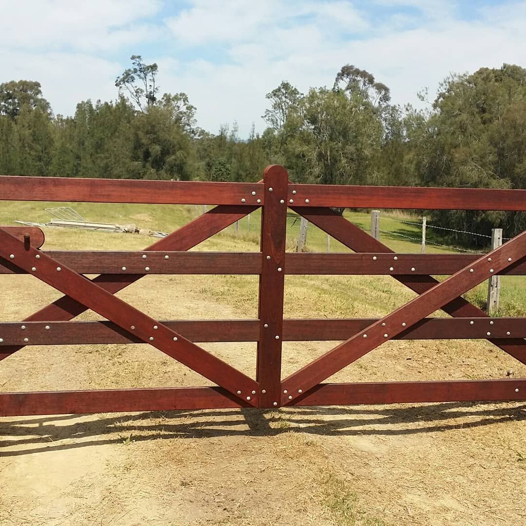 Timber Fencing, Posts, Rails & Gates in Hunter Valley DGW Wood Products