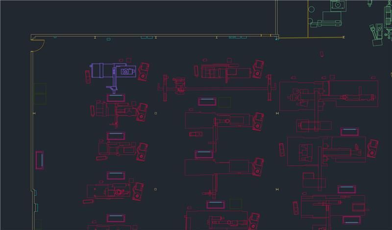 Dark CAD floor plan with magenta room outlines and green dimensions on a black background
