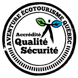 Un logo noir et blanc qui dit aventure écotourisme quebec
