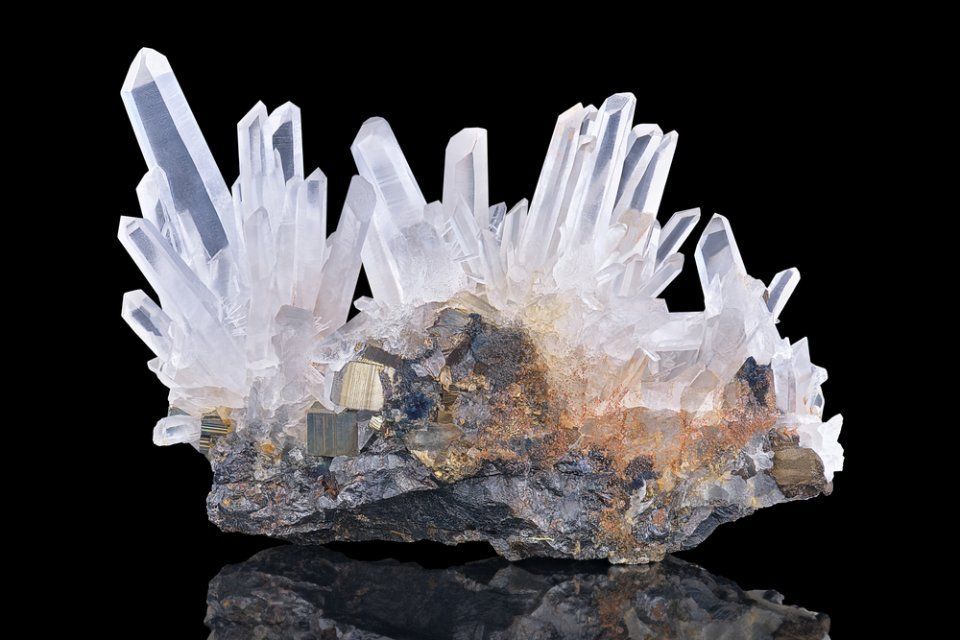 Amazing pure Quartz Crystal cluster gemstone