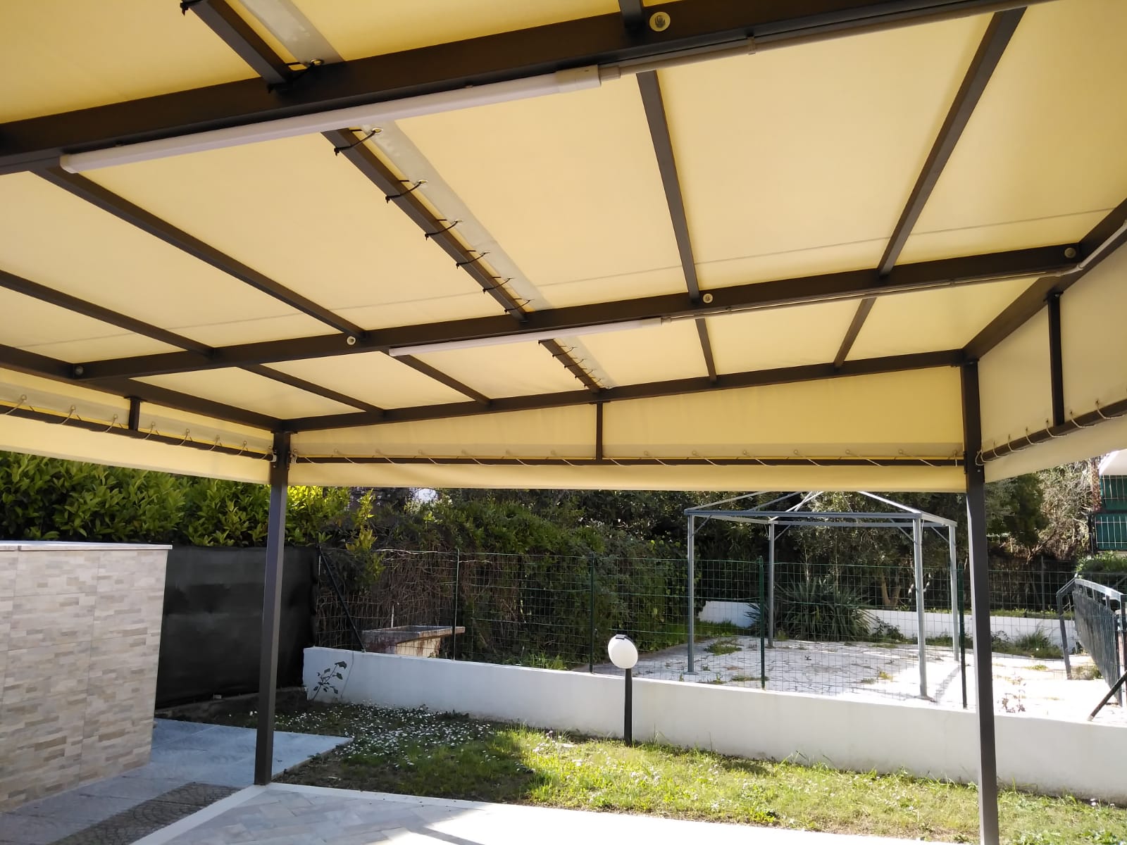 Tettoie in ferro a Tarquinia