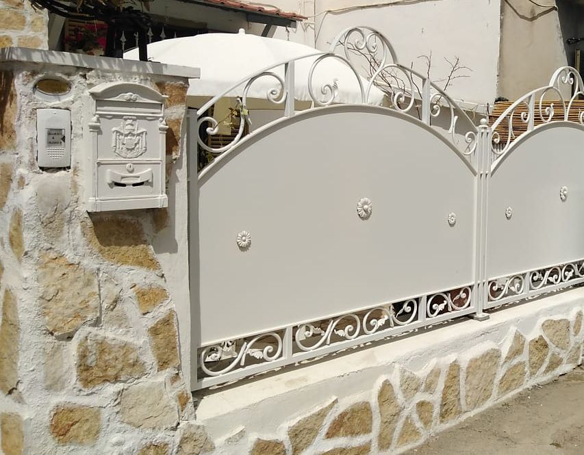 Scale in ferro