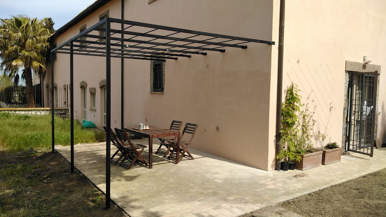 Tettoie in ferro a Tarquinia