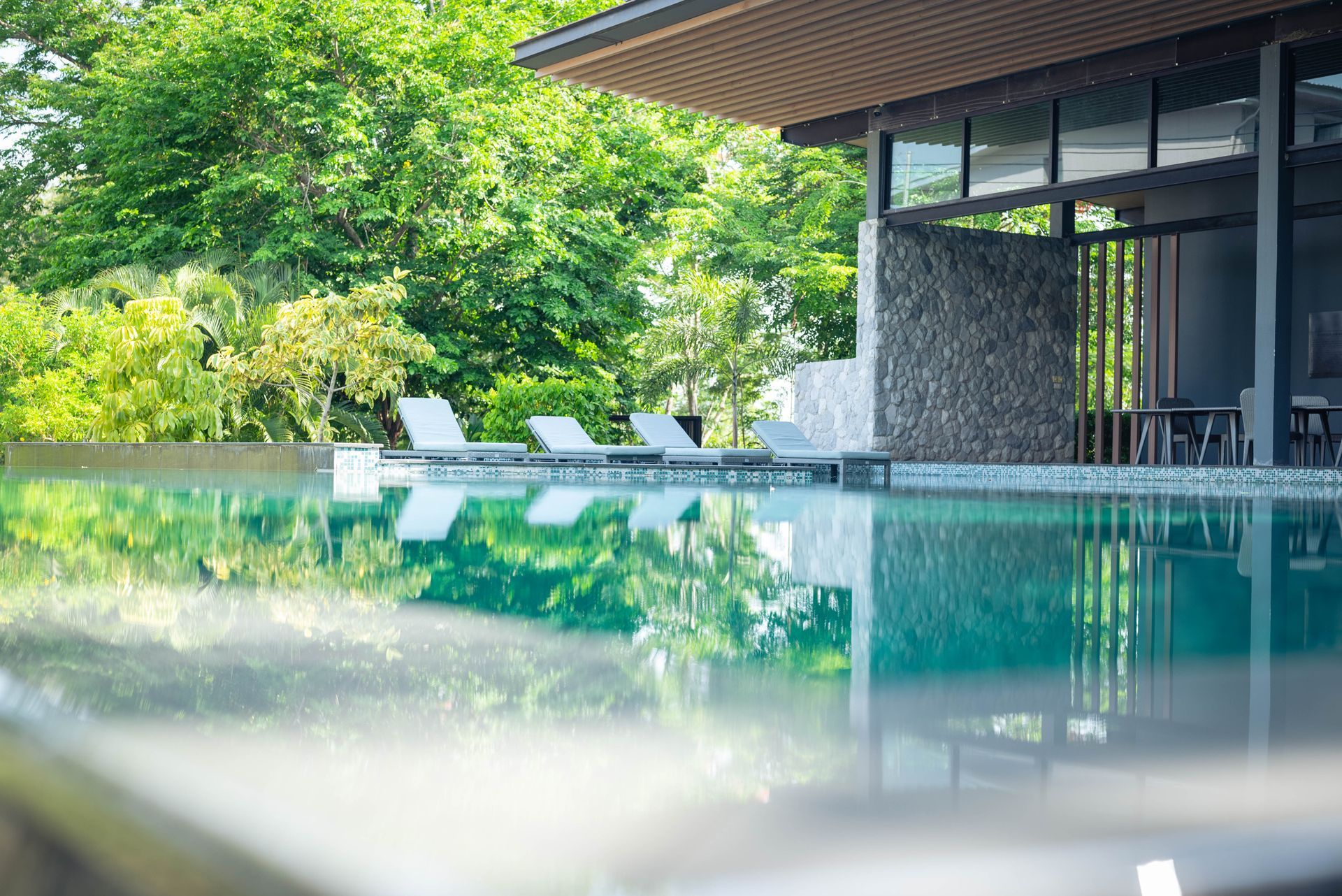 สระว่ายน้ำ - โรงแรมแกรนด์สัปปายะ