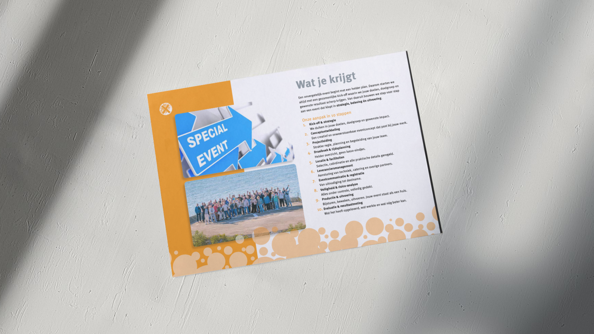 Mockup van de Event Xperience brochure van Plan X Events met tips en inspiratie voor jouw evenement.