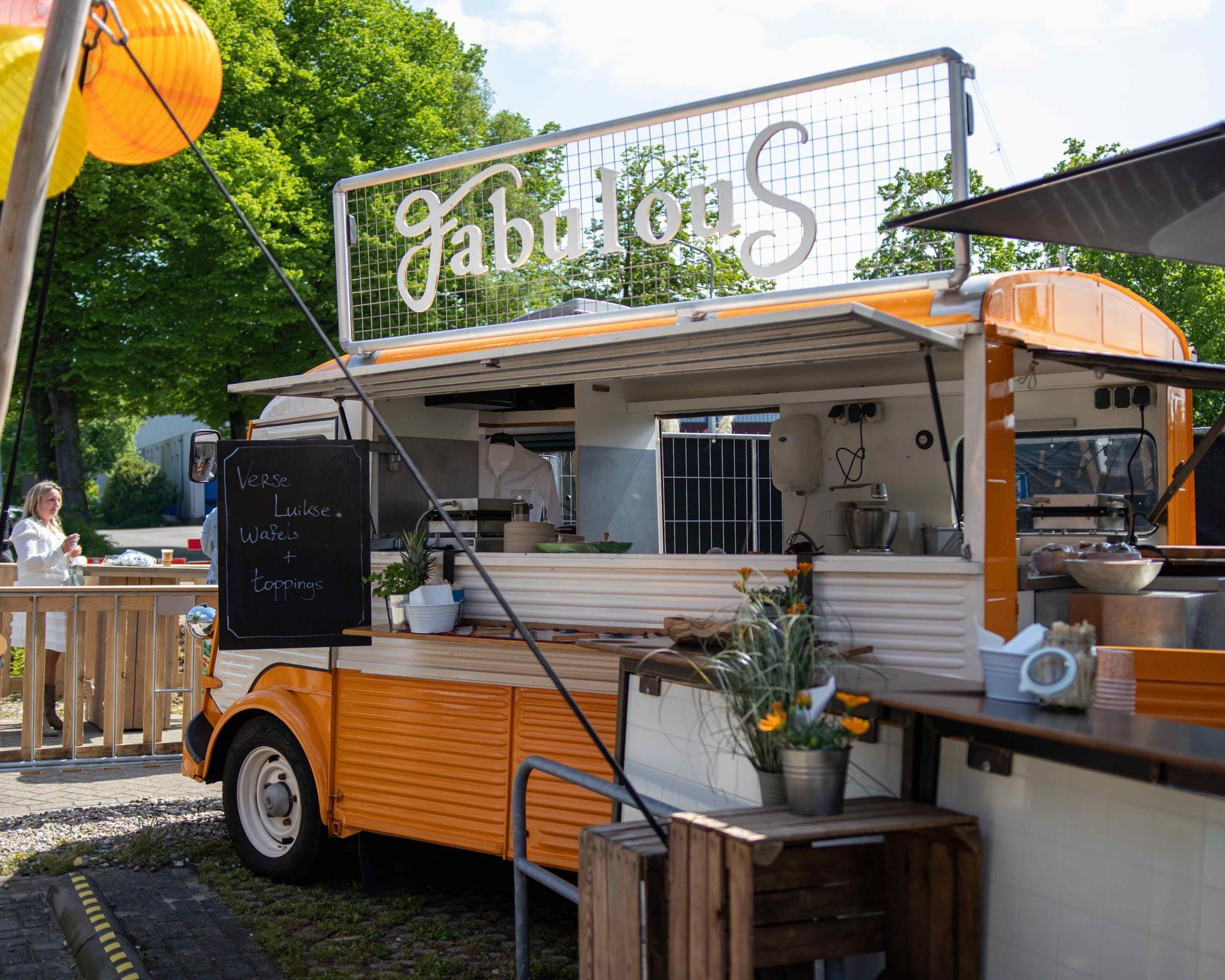 Foodtruck op het Festival BBQ Meifeest van Kaemingk Season Decorations, professioneel verzorgd door Plan X Events.