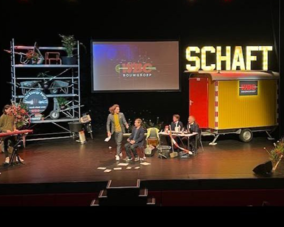 Acteurs tijdens toneelstuk op WBC Bouwgroep relatie-event, georganiseerd door Plan X Events