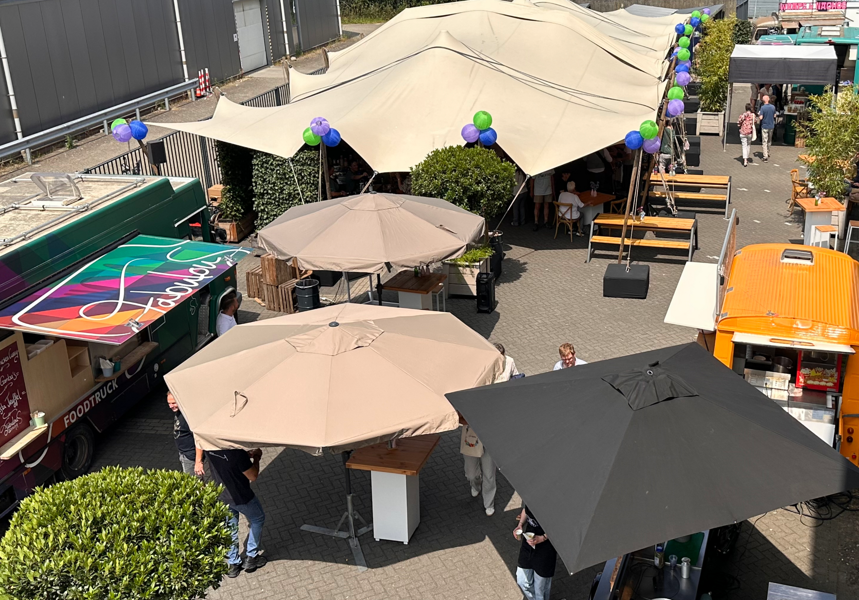 Bezoekers bij de Life & Mobility Open Dagen, georganiseerd door Plan X Events met concept, productie en catering.