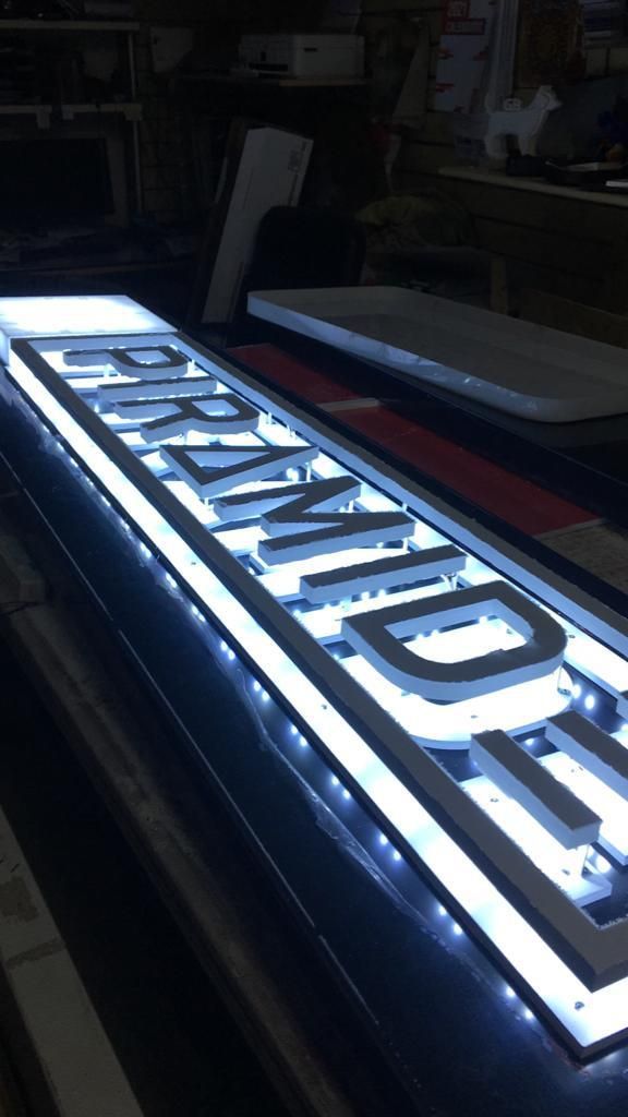 insegne luminose a box