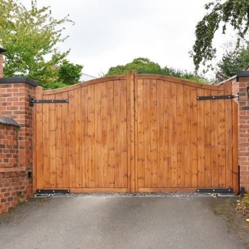 This is a picture by Leicester Fencing of new built wooden Driveway Gates