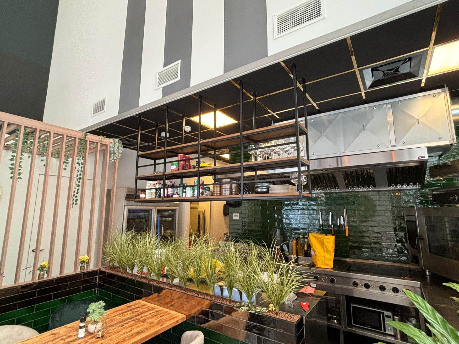 Horeca interieur staal bromax