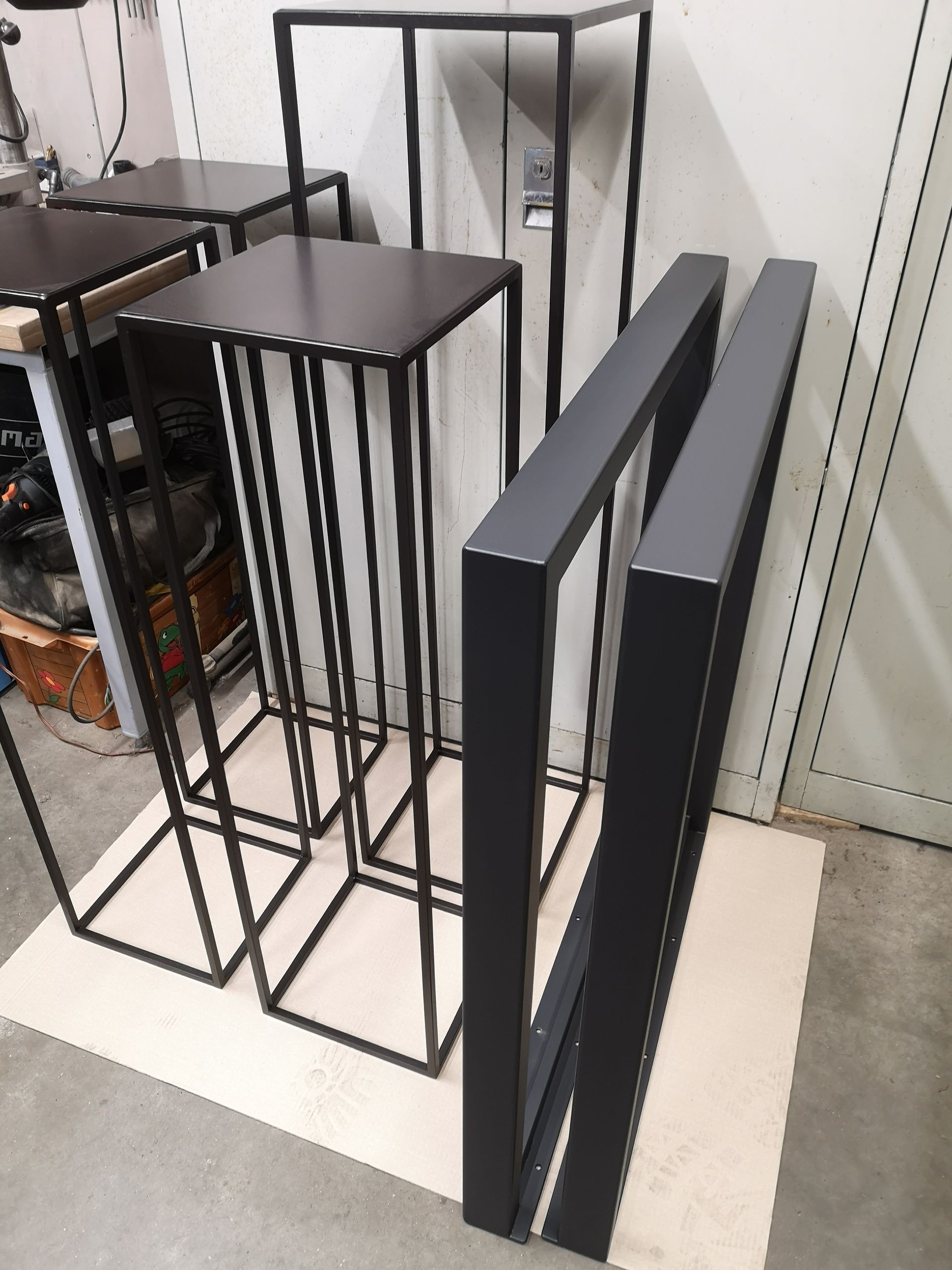 Bijzet tafel staal