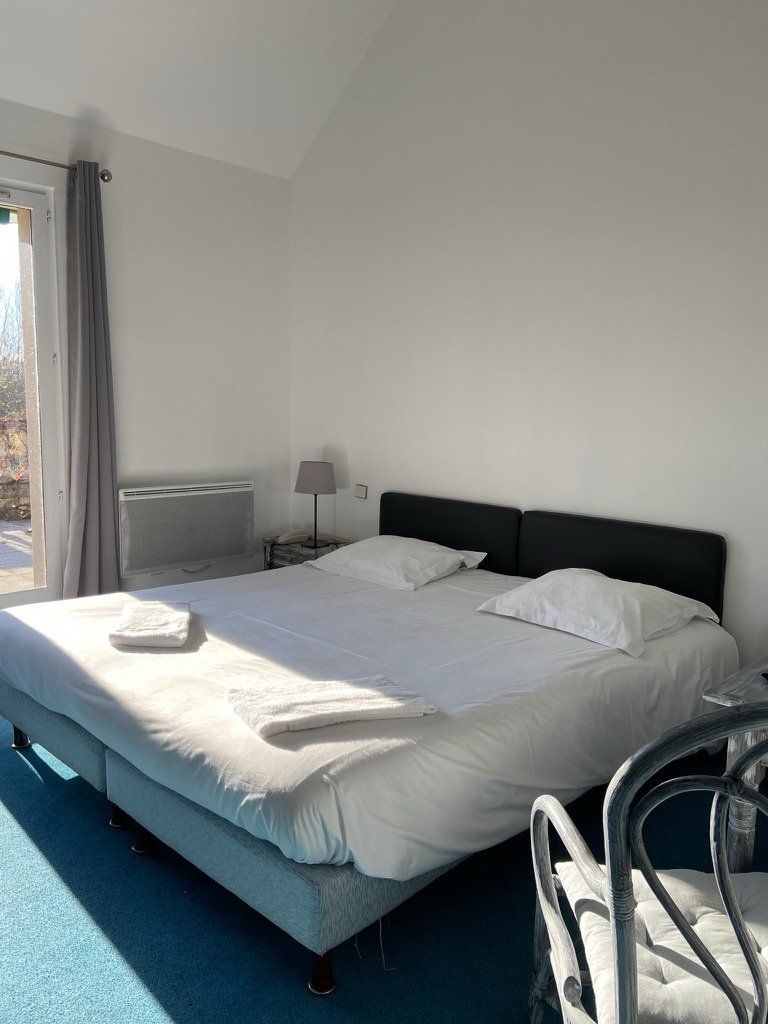 lit double d'une chambre duplex à chouzy sur cisse