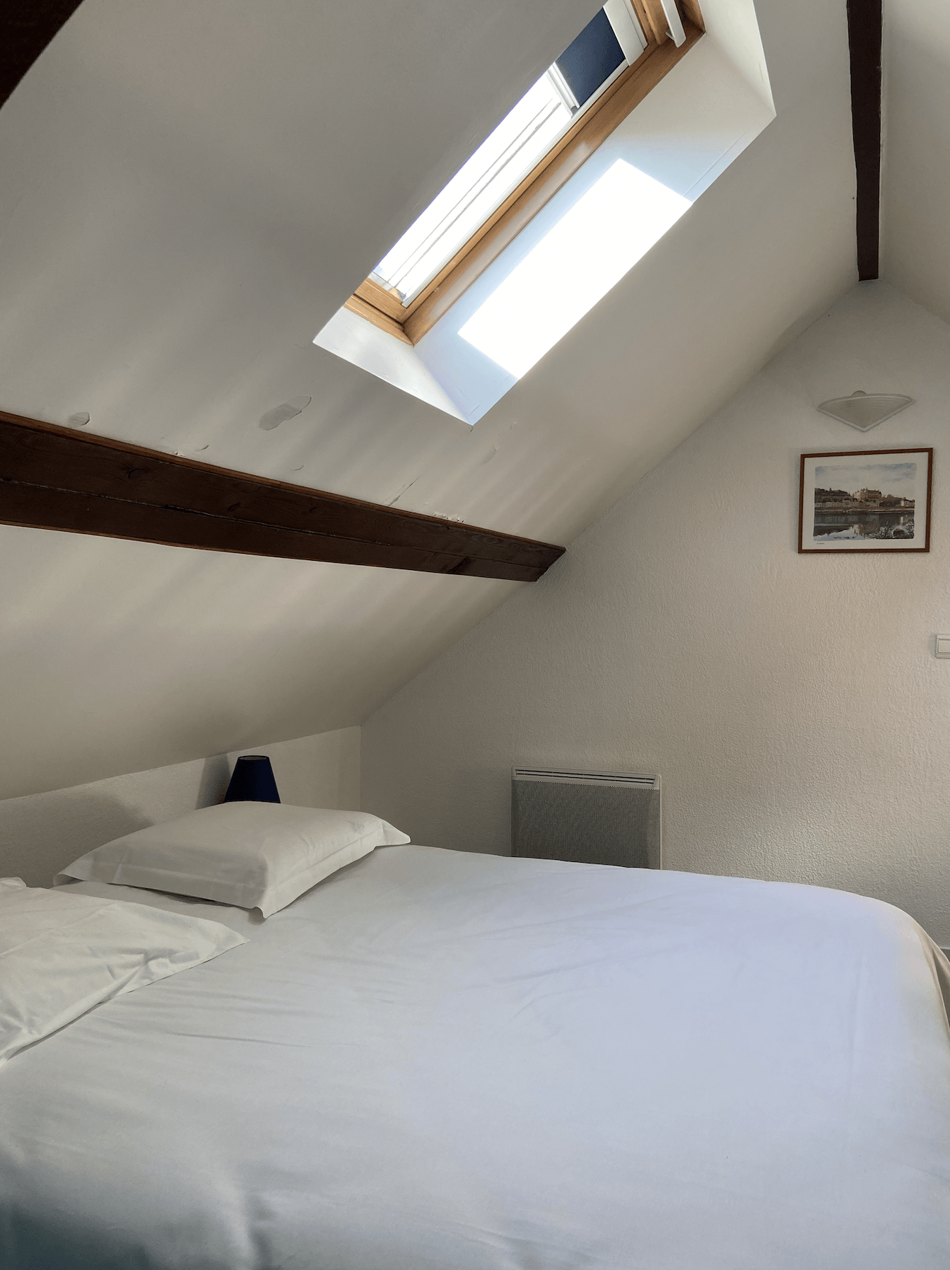 Lit double (180cm) d'un appartement du Domaine de la Carte