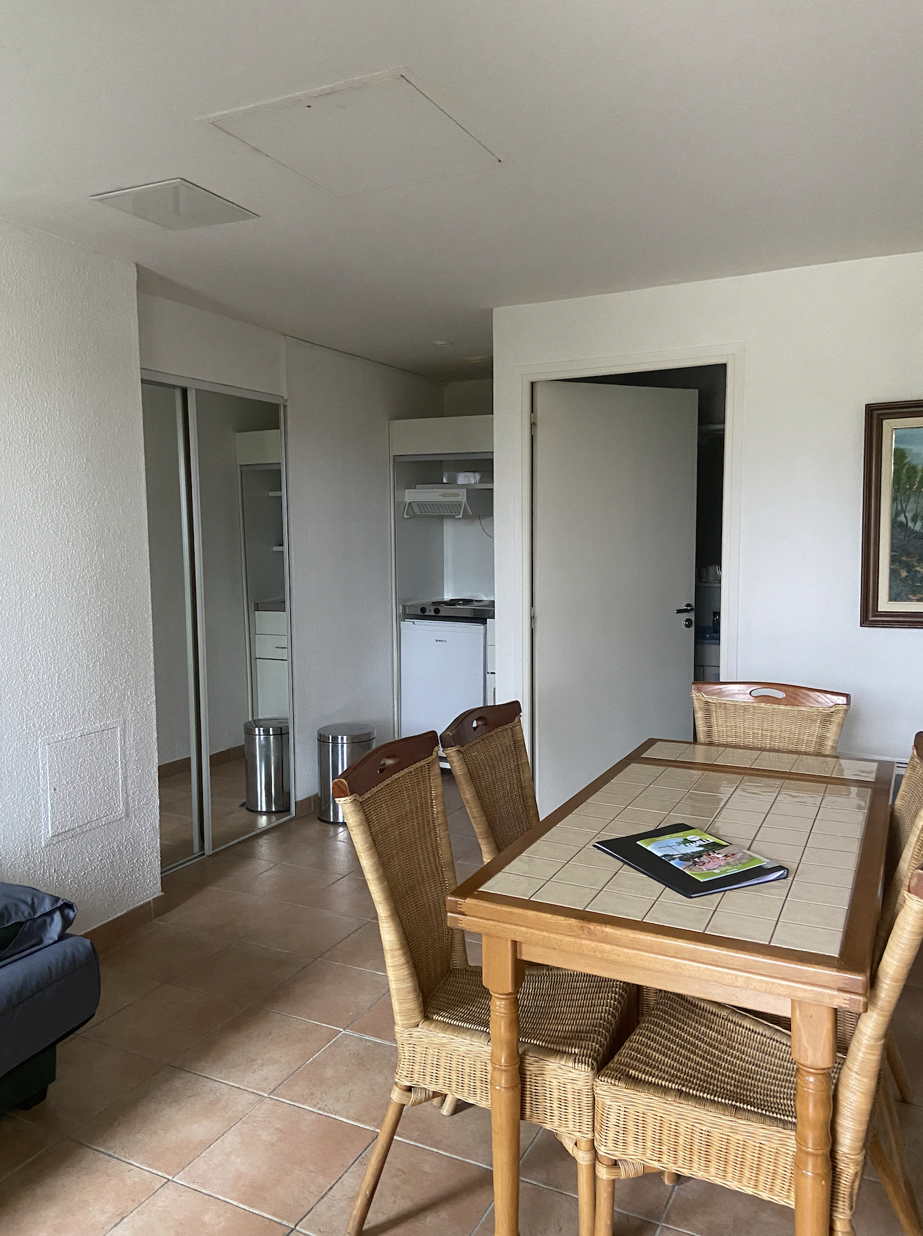 Pièce à vivre d'un appartement du Domaine de la Carte
