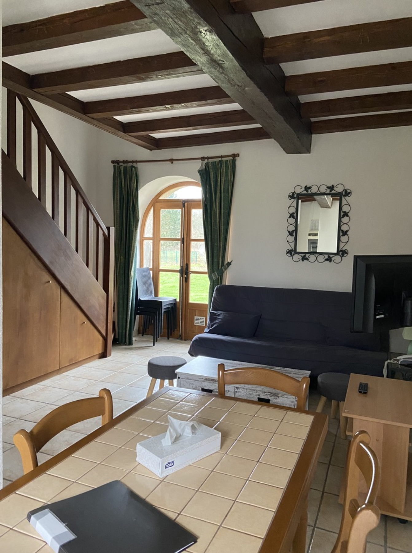 Pièce à vivre d'un appartement du golf de la Carte