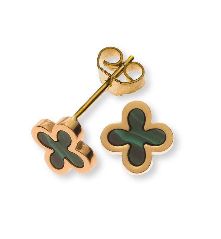 Boucles d'oreilles puces en forme de trèfle doré avec incrustation verte et fermoirs papillon