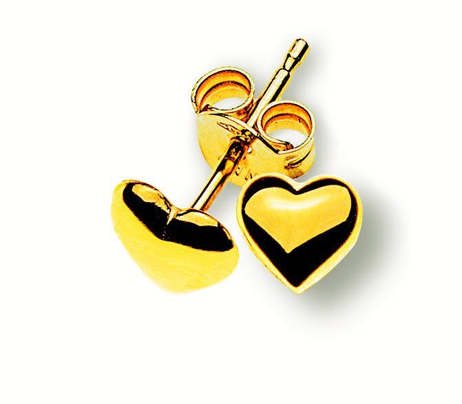 Boucles d'oreilles puces en forme de cœur dorées sur fond blanc