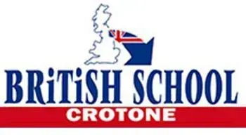Logo della British School di Crotone con mappa stilizzata del Regno Unito e stendardo rosso-bianco-blu.