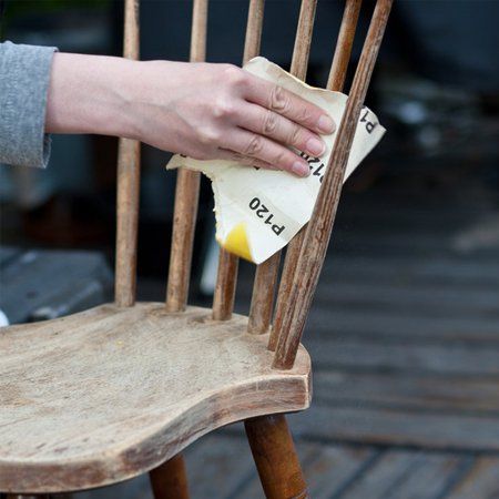 Renovation of a wooden chair