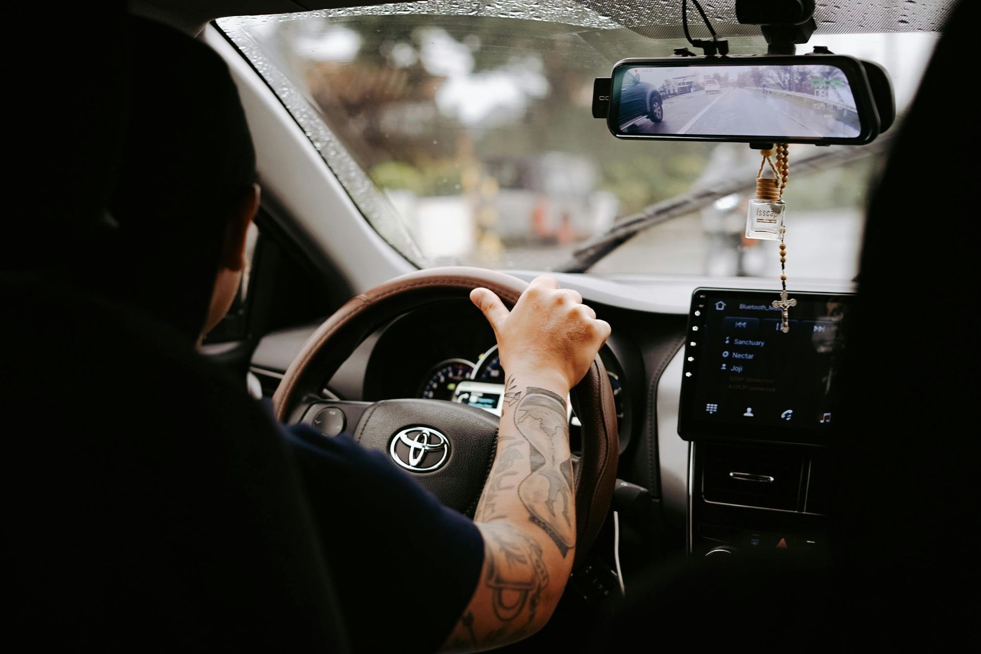 Private car arrival at Y2 Residence Hotel, Poblacion Makati