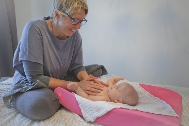 Babymassage aan het begin van het leven