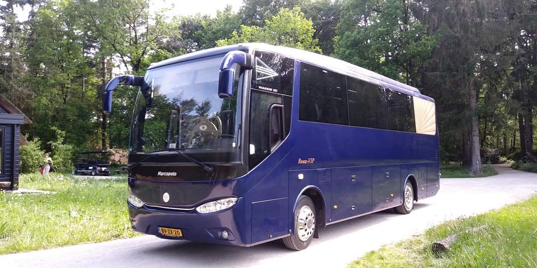 Kleine uitvaartbus Rouw V.I.P.