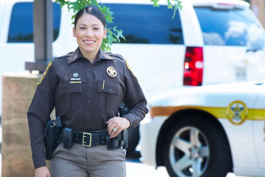 Yesli-Vega-law-enforcement-officer