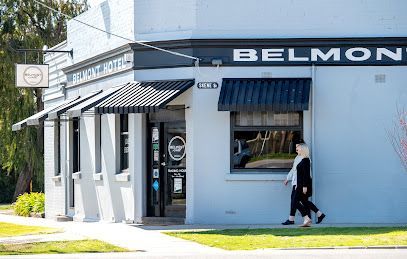 this is a picture of the front of the Belmont Hotel Bendigo