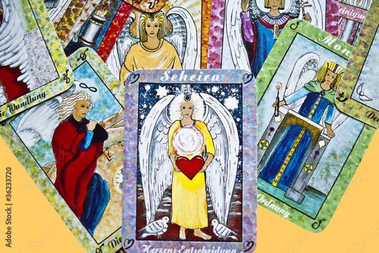 tarot cards predicting different futures