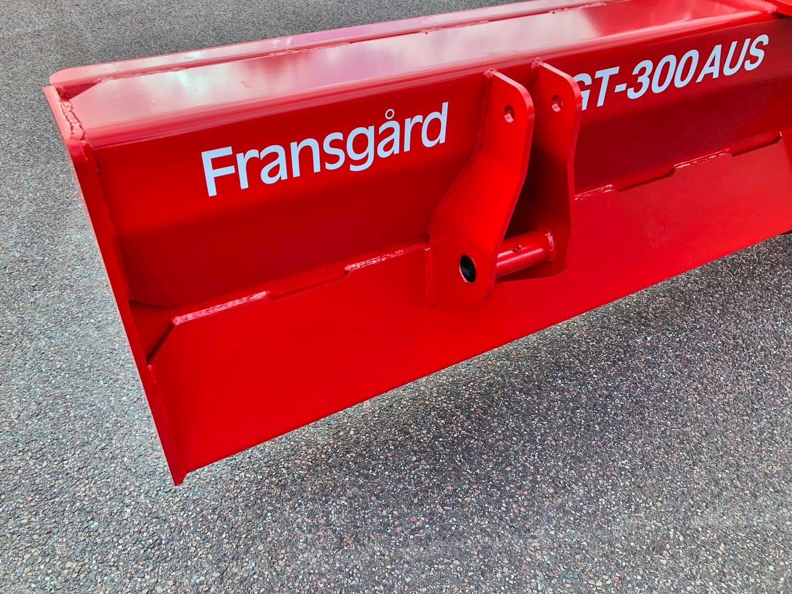 Ein roter Gegenstand mit der Aufschrift „Fransgard“