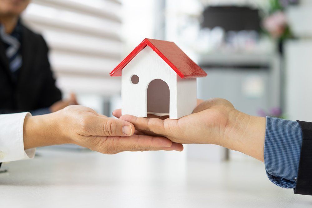 12 items to Never Leave Out in an Open House