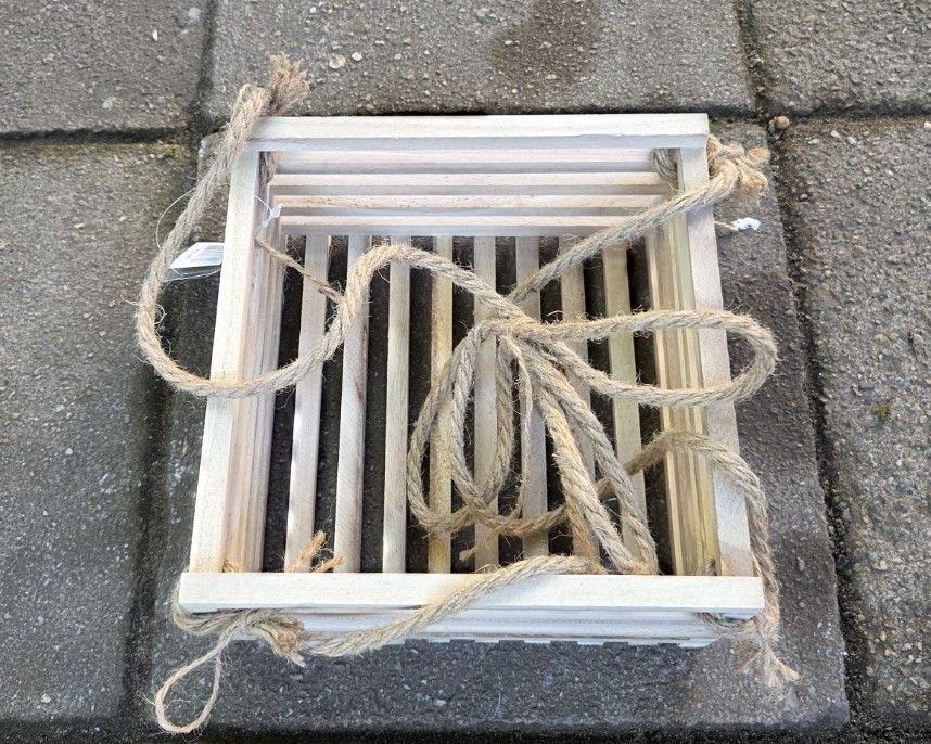 OPRUIMING - HOUTEN HANG KISTJE - NU VOOR 2,50