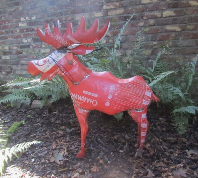 ELAND XL - STREET ART - ROOD  VAN 95,00 VOOR 65 EURO