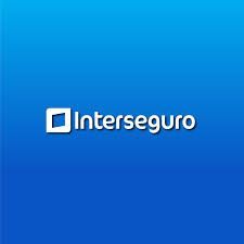 Logotipo de InterSeguro sobre un fondo degradado azul.