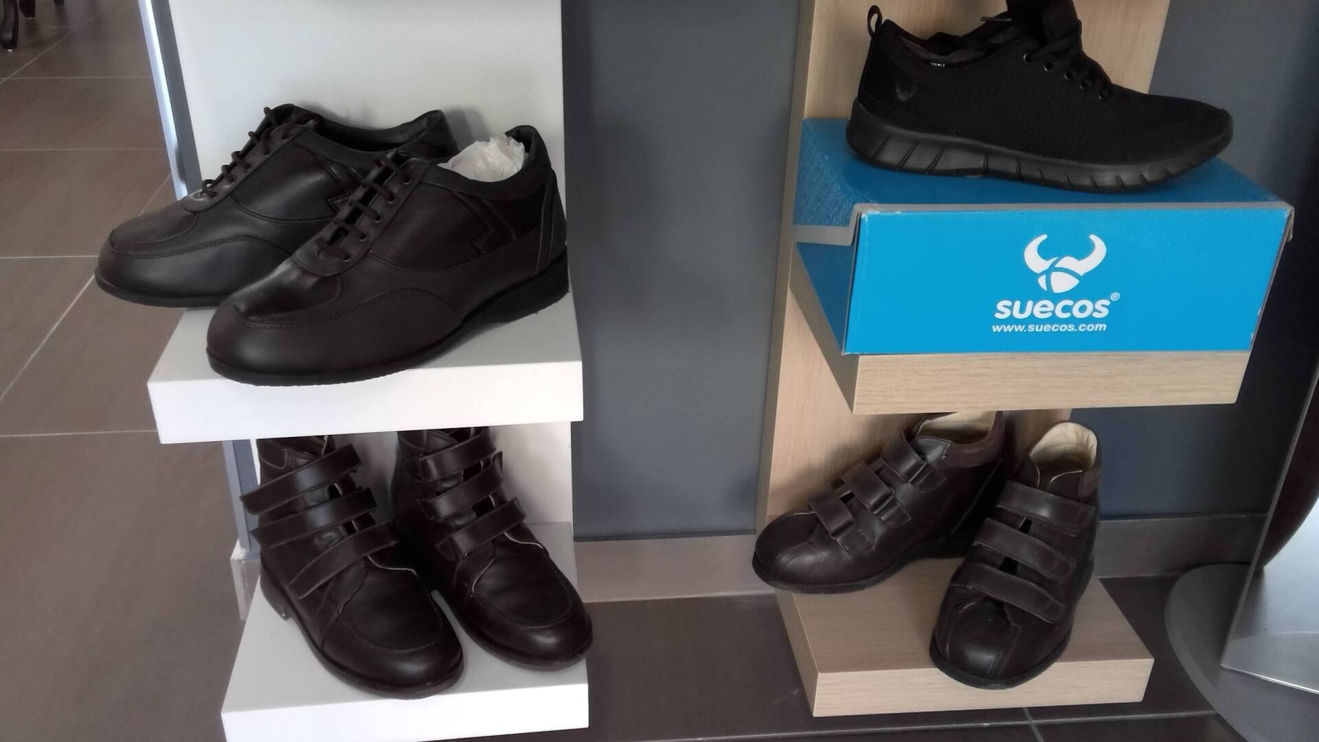 Scarpe ortopediche nere in pelle