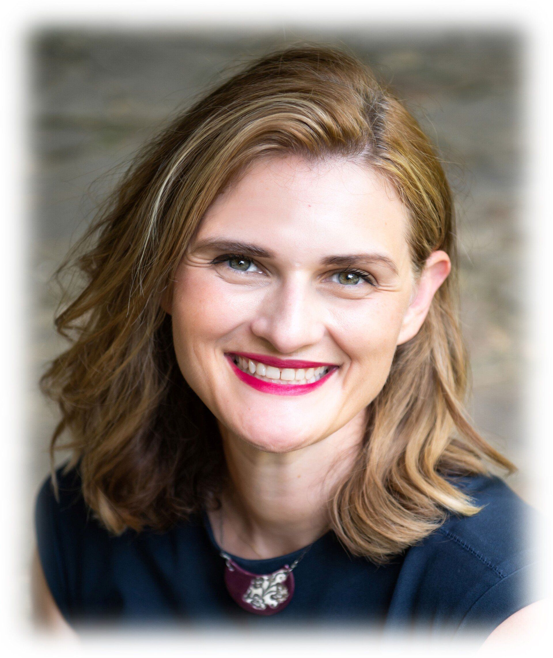 Samantha Weaver headshot