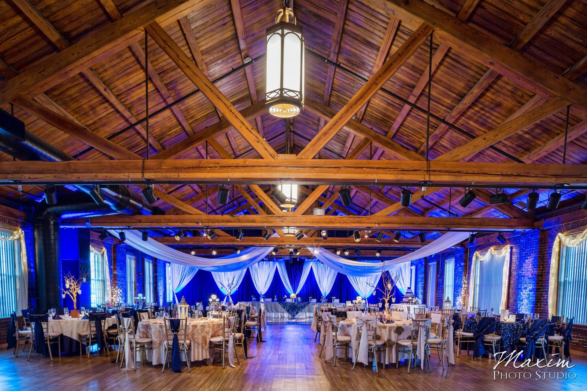 wedding reception blue uplighting