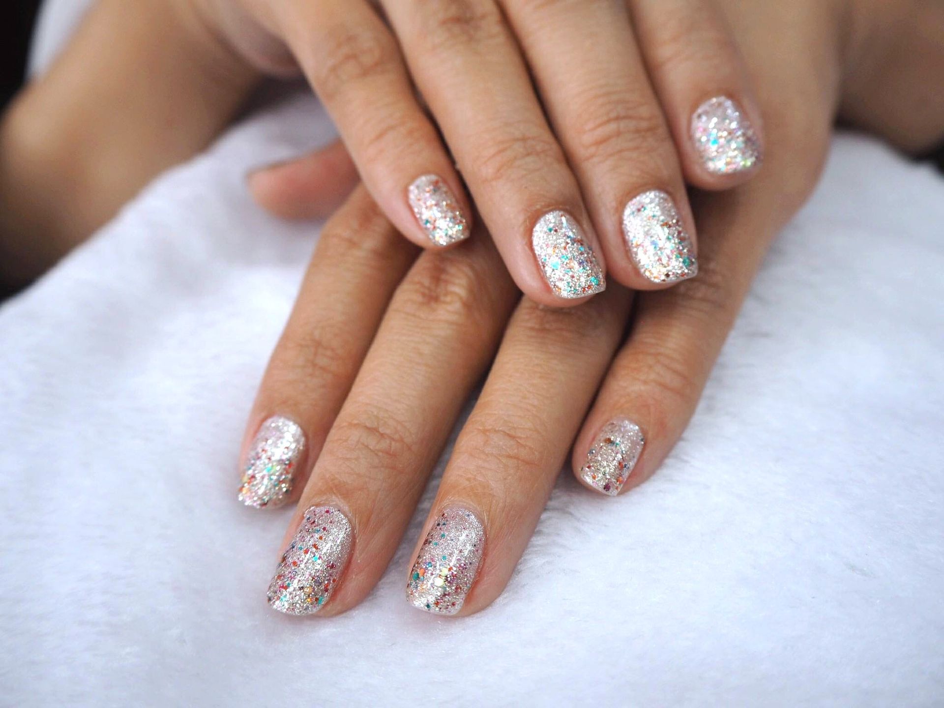 Long-lasting gel nails