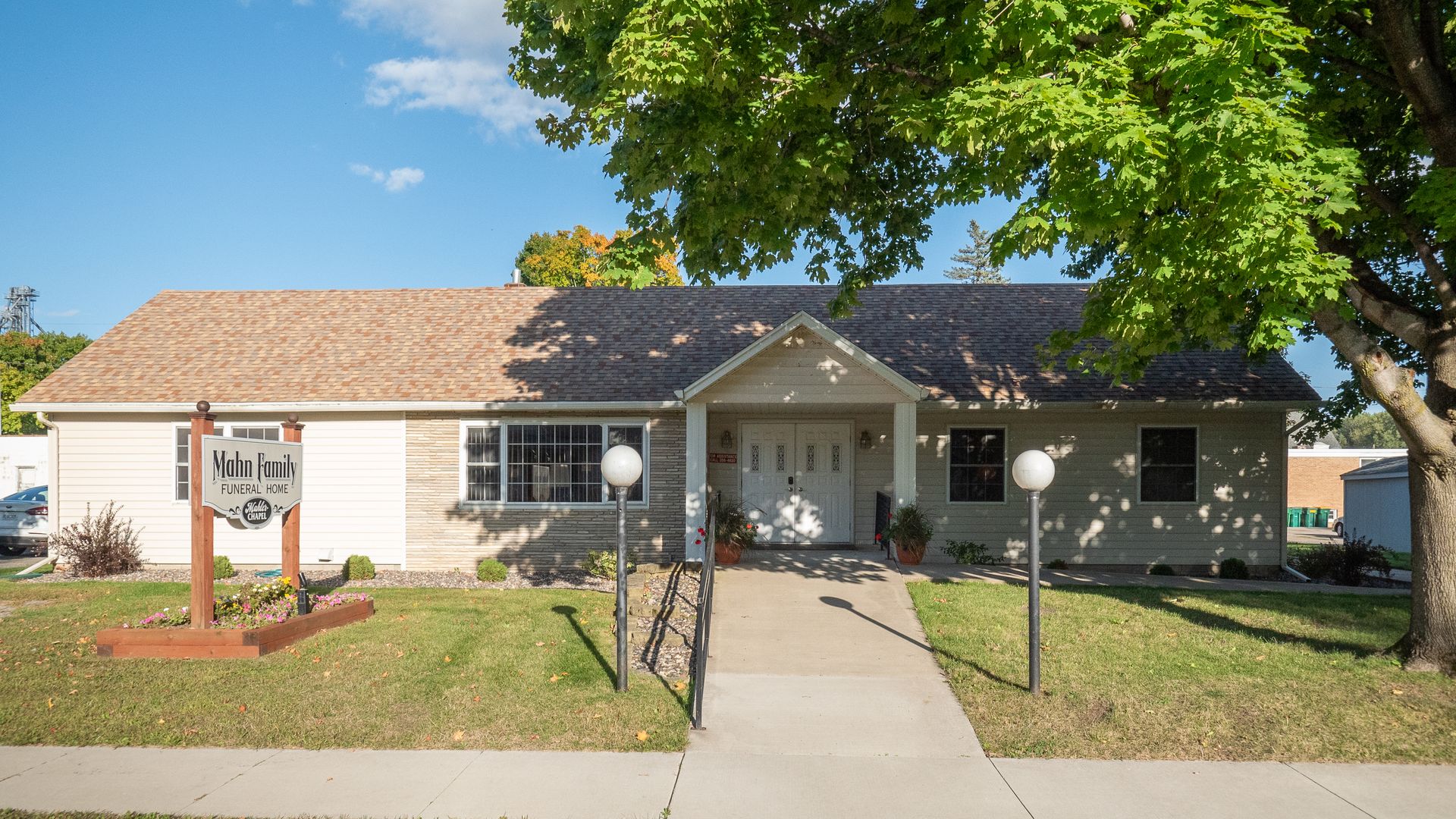 Pine Island, MN | Mahn Family Funeral Chapel