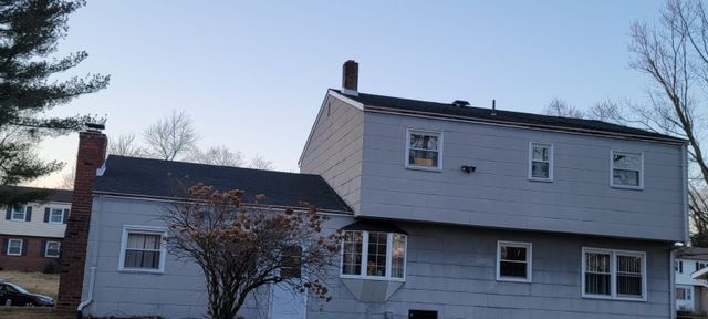 Residential House with Vinyl Siding — Hamilton, NJ — United Roofing & Restoration Co.