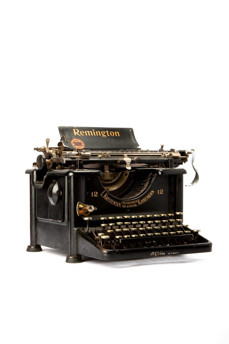 Classic Black Remington Typewriter — St. Louis, MO — Clear Spaces Classic Black Remington Typewriter — St. Louis, MO — Clear Spaces