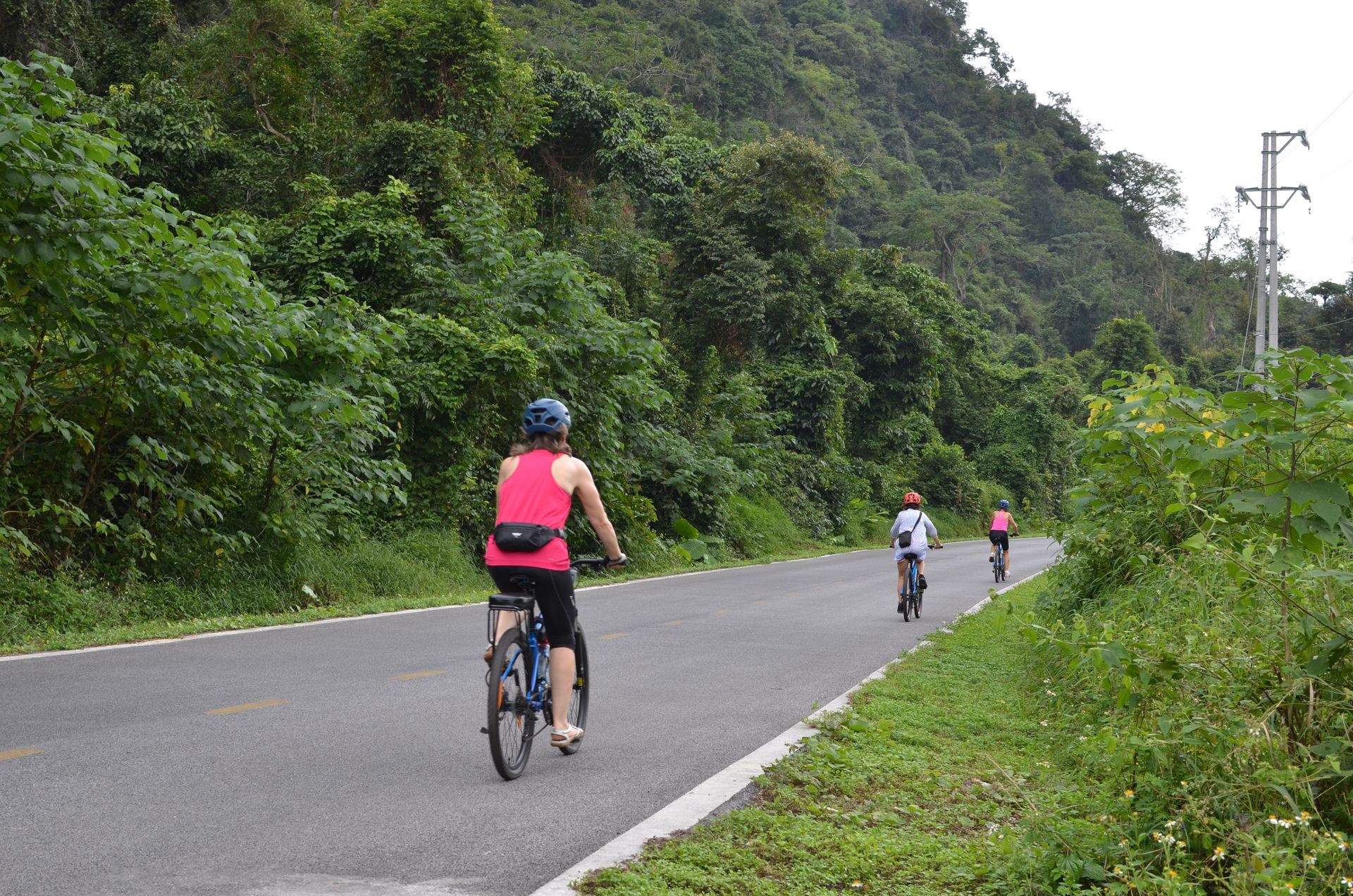 Easy Rider — Parc National de Cat Ba et Grottes
