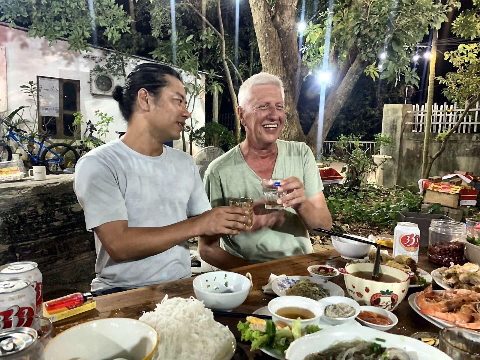 Community dinner with a local family in Khe Sau