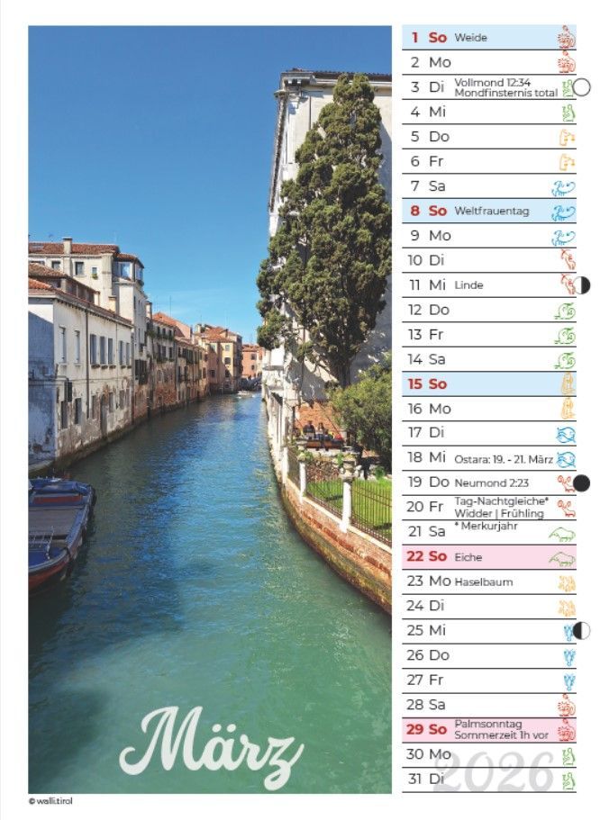 Kalenderblatt für März mit einer Abbildung eines venezianischen Kanals mit Gebäuden, Bäumen und blauem Wasser