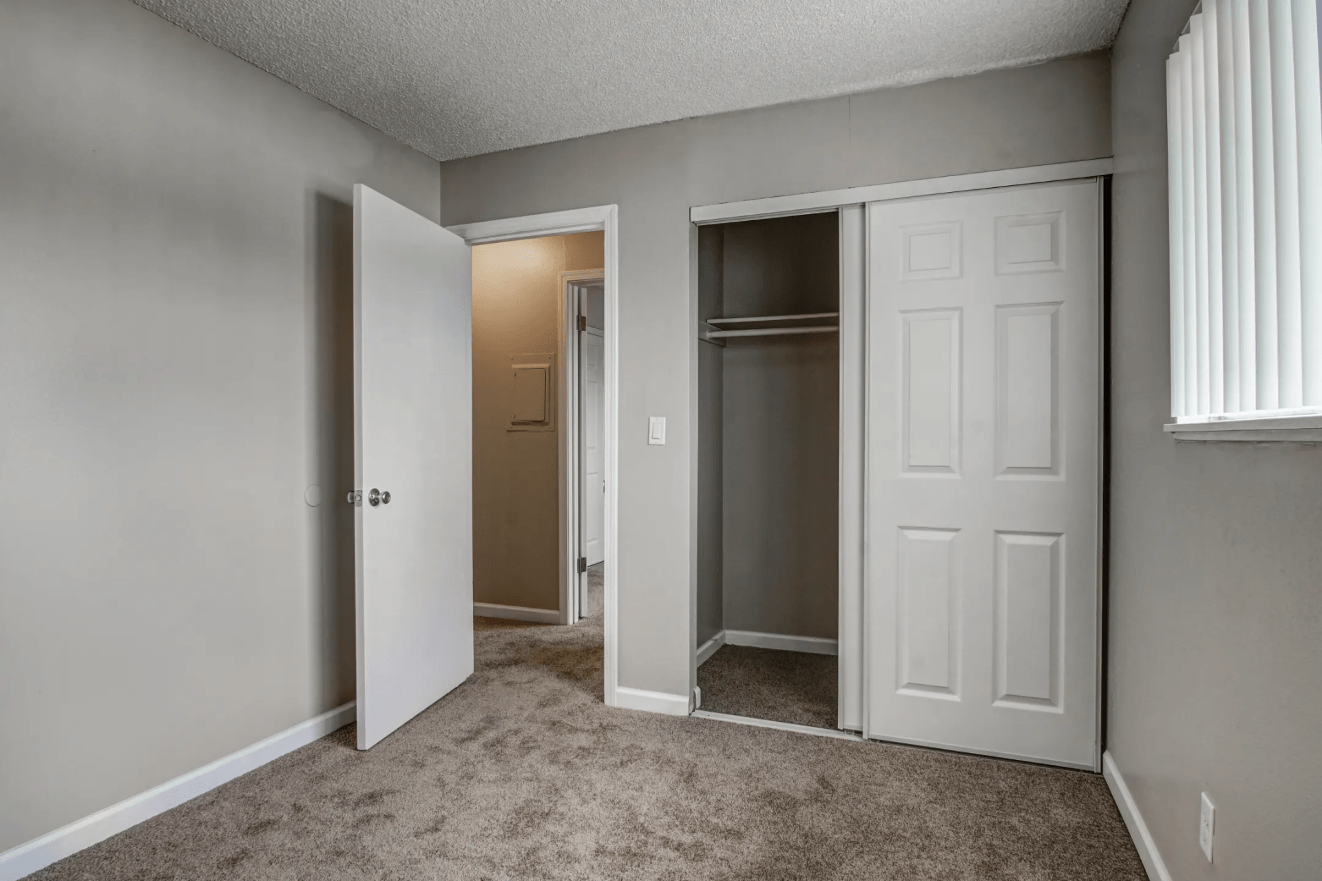 Photos Covington Square Apartments